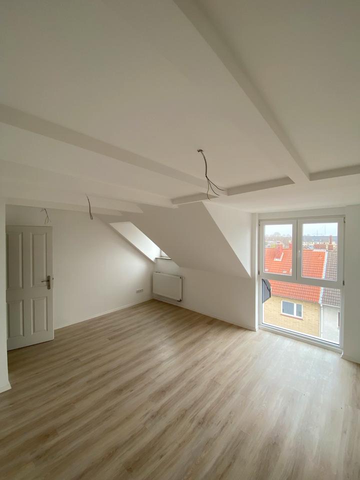Thumbnail-Kernsaniertes Mehrfamilienhaus mit 10 WE, 71.000€ p.a.