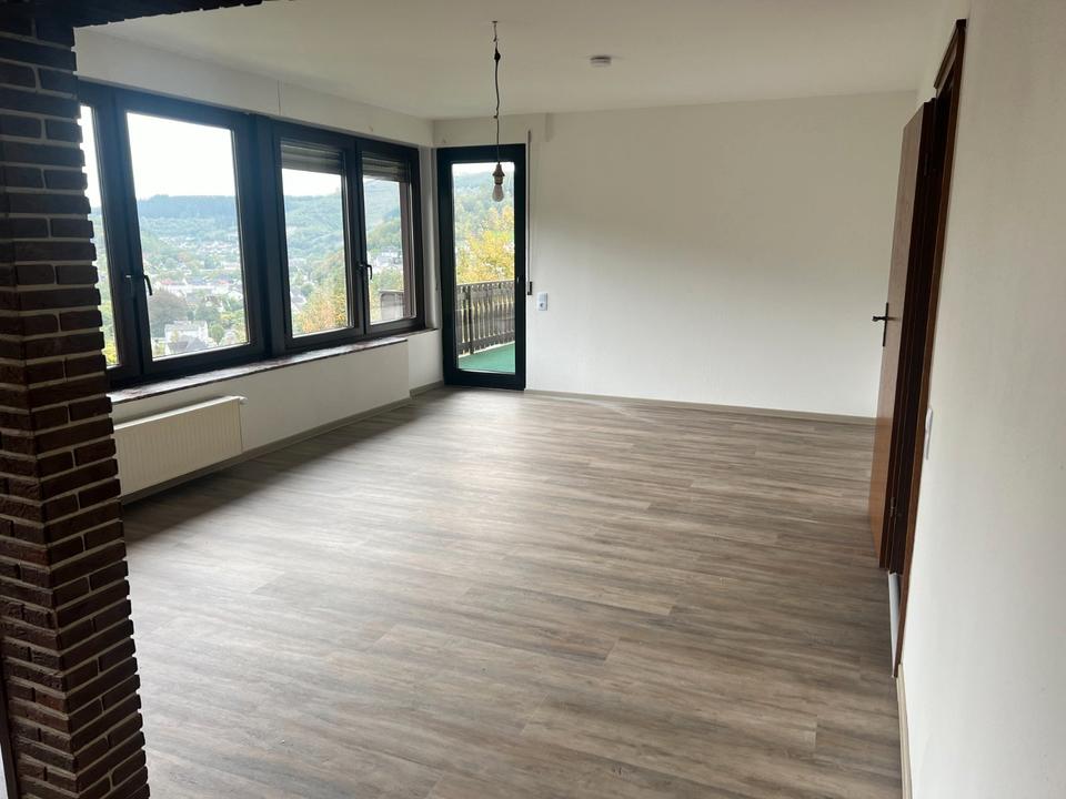 Thumbnail-Großzügige Nichtraucherwohnung in ruhiger Lage in Le-Meggen