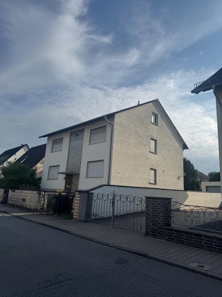 Thumbnail-Zweifamilienhaus mit Garage & Nebengebäude – Rödermark-Urberach