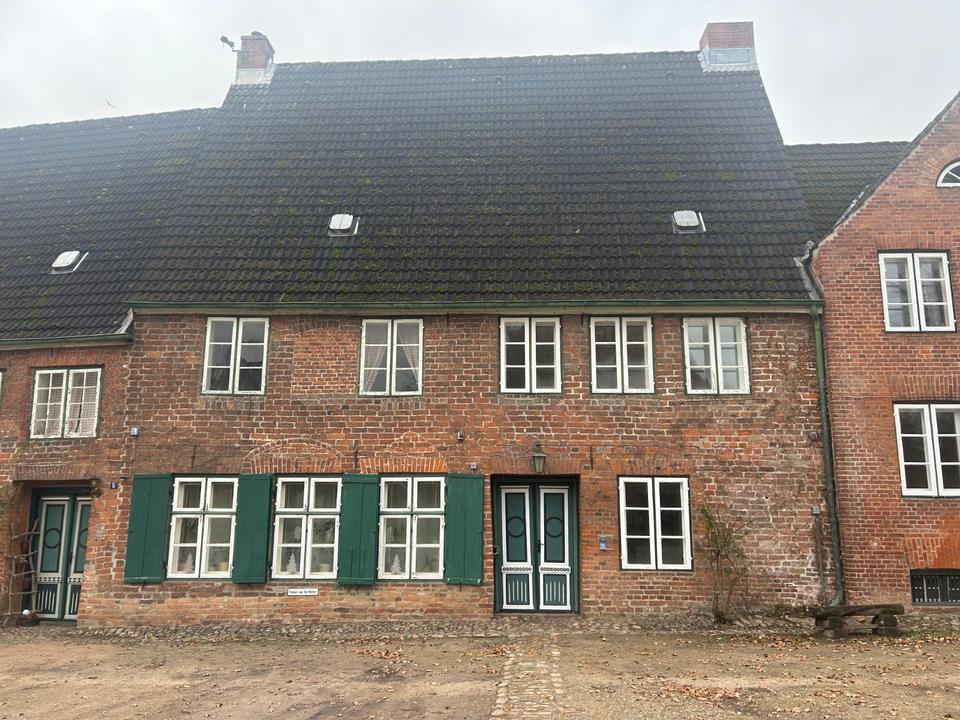 Thumbnail-Charmante 5-Zimmerwohnung auf 2 Etagen am Kloster Preetz