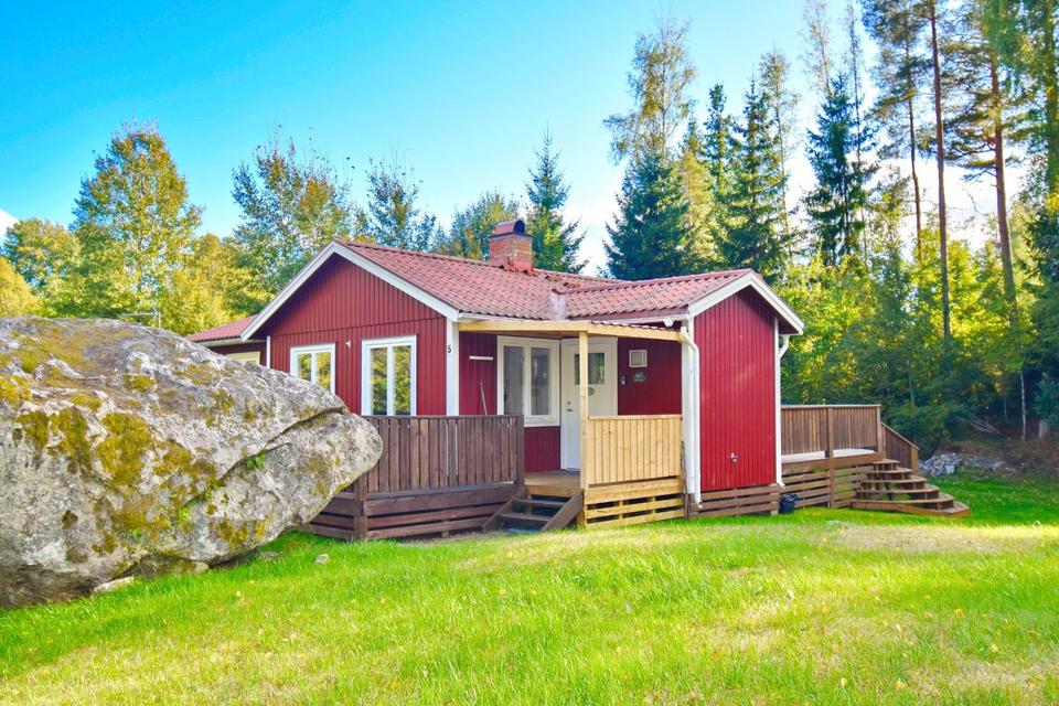 Thumbnail-Rot-weißes Schwedenhaus 