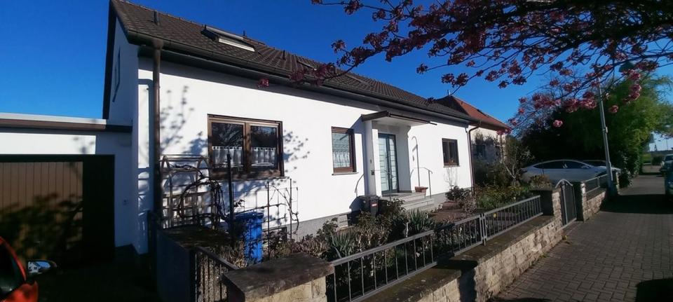 Thumbnail-Sehr großes, gepflegtes Einfamilienhaus in toller Lage