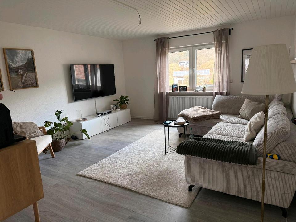 Thumbnail-Helle 3 Zimmer Wohnung auf 2 Etagen mit Garten und Stellplätzen