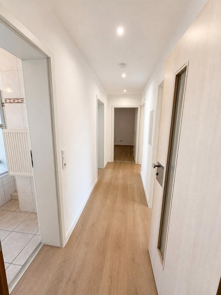 Thumbnail-Renovierte 3,5 ZKB mit großem Balkon in zentraler Lage
