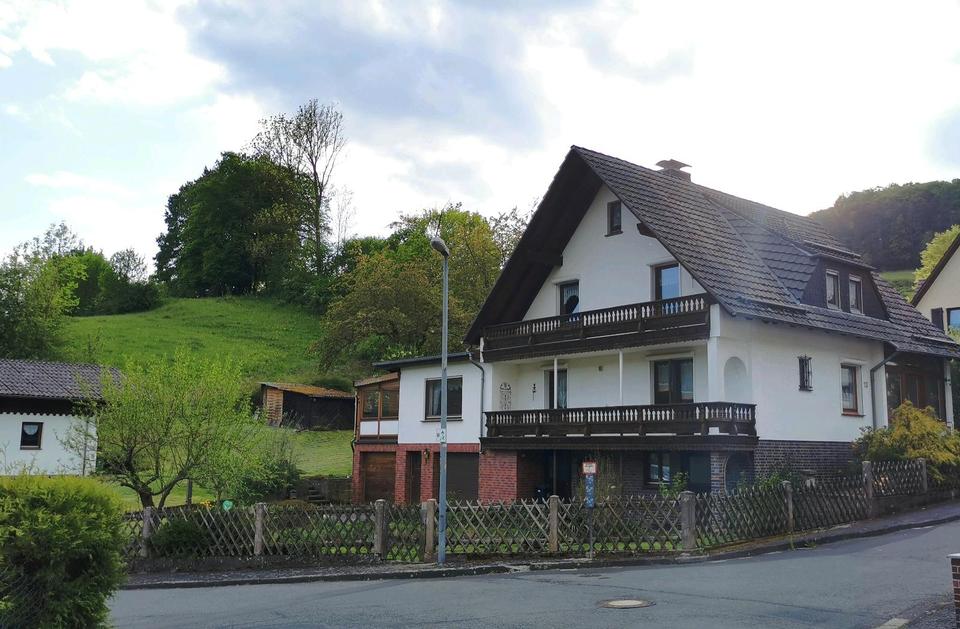 Thumbnail-Großes Einfamilienhaus mit Panoramablick & sonnigem Wintergarten