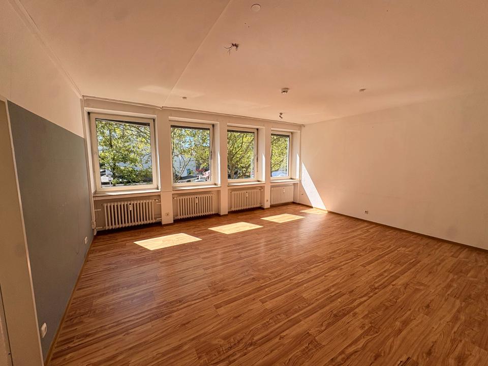 Thumbnail-Großzügige 5-Zi-Wohnung mit 2 Bädern in Nettetal