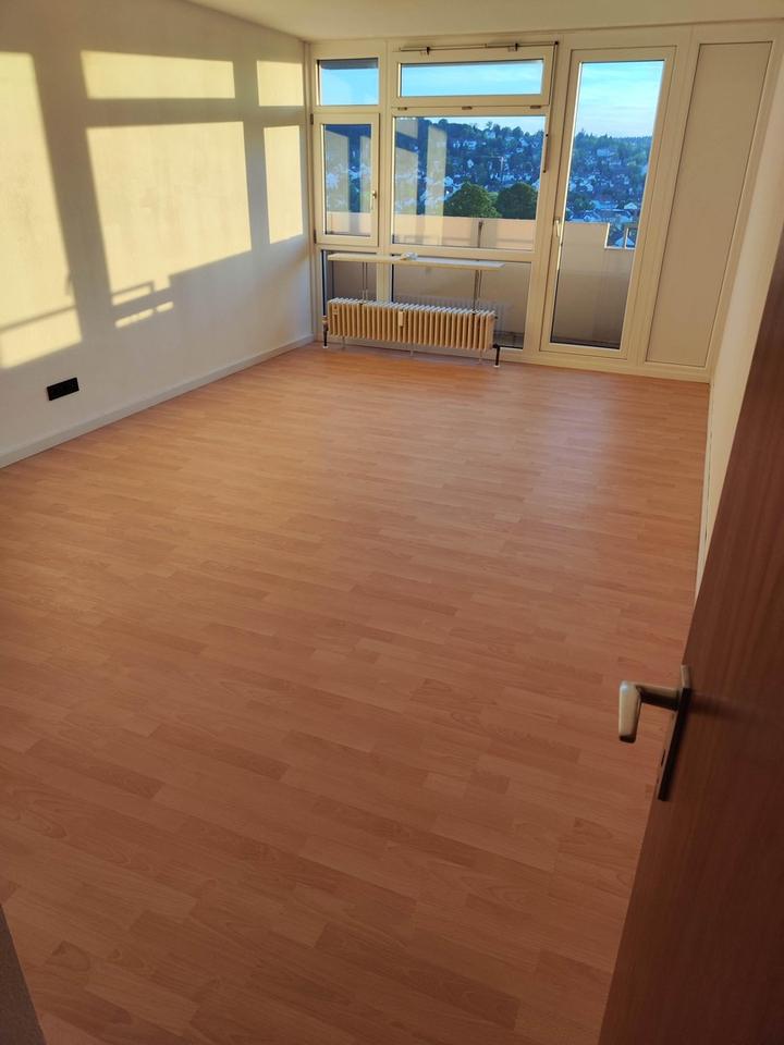 Thumbnail-2 Zimmer Wohnung mit Balkon, frisch saniert