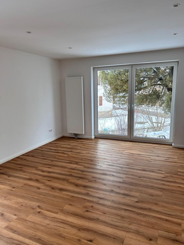 Thumbnail-Topwohnung, neu renoviert, 4ZKB, Garten