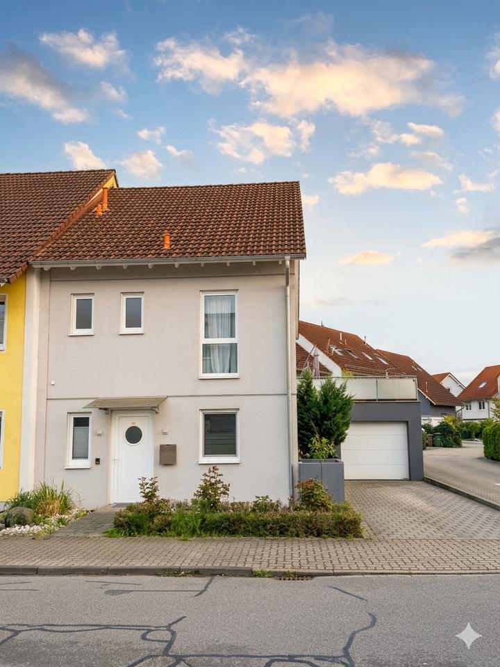 Thumbnail-Elegante DHH in Bensheim mit 5 Zimmern