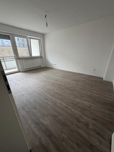 Thumbnail-Miet mich - 2-Zimmer-Wohnung in zentraler Lage mit Balkon