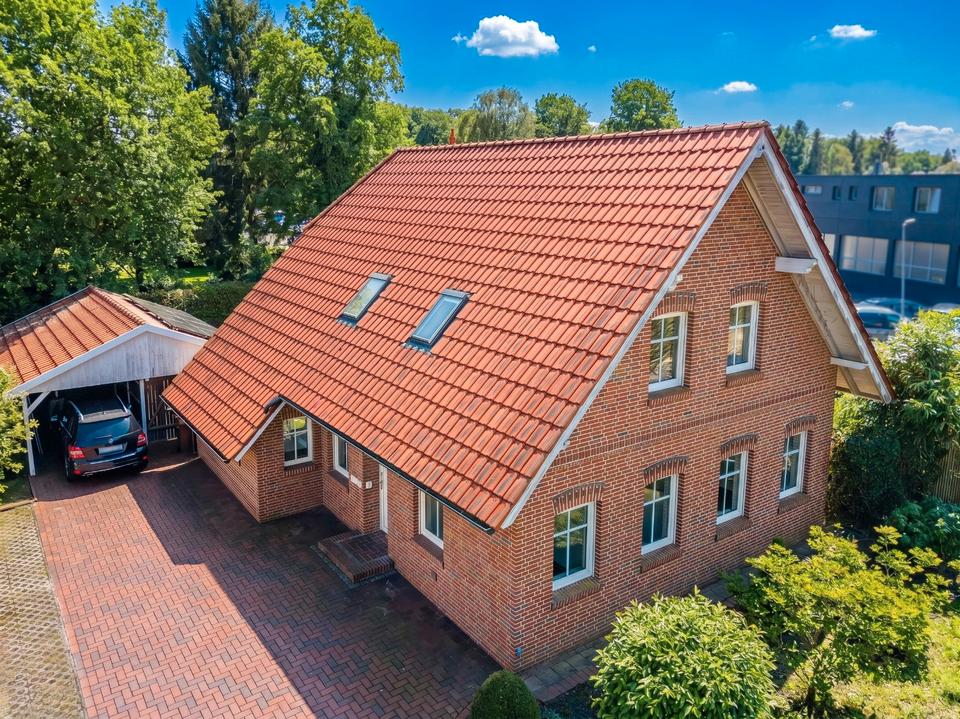 Thumbnail-Charmantes Fehnhaus mit 6 Zimmern, Einbauküche, Carport und großem Grundstück
