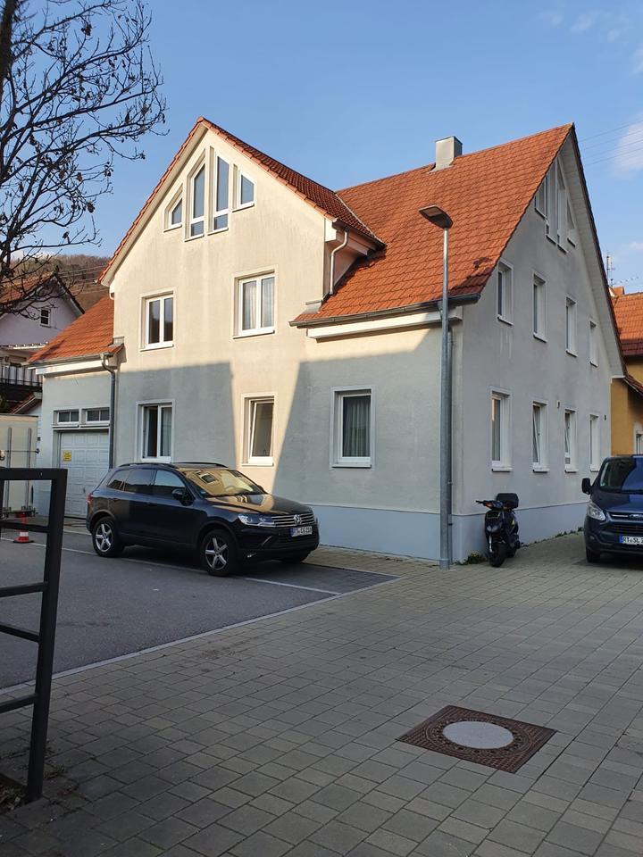 Thumbnail-Sanierte 3-Zi-Wohnung mit hochwertiger Einbauküche im Zentrum Bad