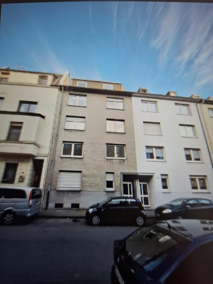 Thumbnail-3-Zimmer-Dachgeschosswohnung mit Einbauküche im Herzen von MG-Rheydt