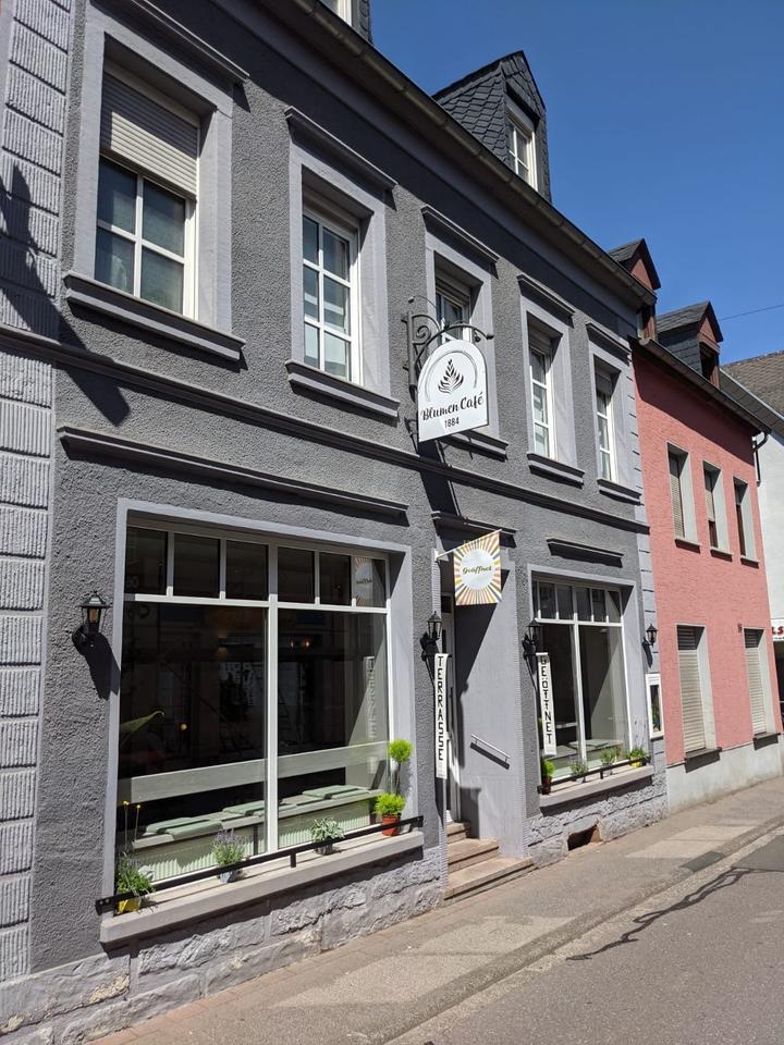 Thumbnail-Wohn- & Geschäftshaus in Schweich mit Café & 2 Wohnungen