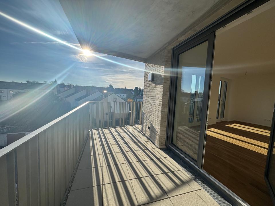 Thumbnail-Moderne 3-Zimmer-Wohnung mit Balkon