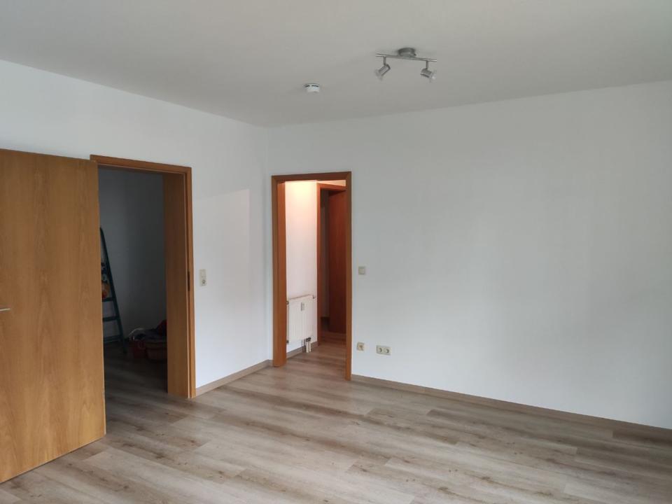 Thumbnail-Einraumwohnung 44qm, Bad, Abestellraum,Wohnesszimmer, Keller