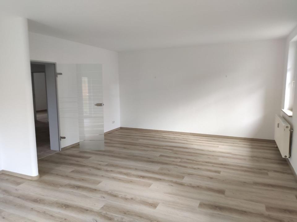 Thumbnail-3 Zimmer Wohnung, Bad, Gäste WC, Parkplatz