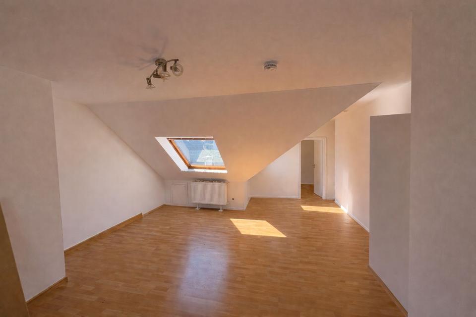 Thumbnail-Zentral gelegene, frisch renovierte 4-Zimmer-Wohnung