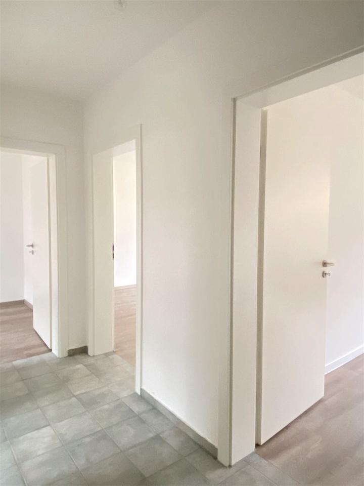 Thumbnail-Renovierte Erdgeschosswohnung (Hochparterre) - 4 ZKB