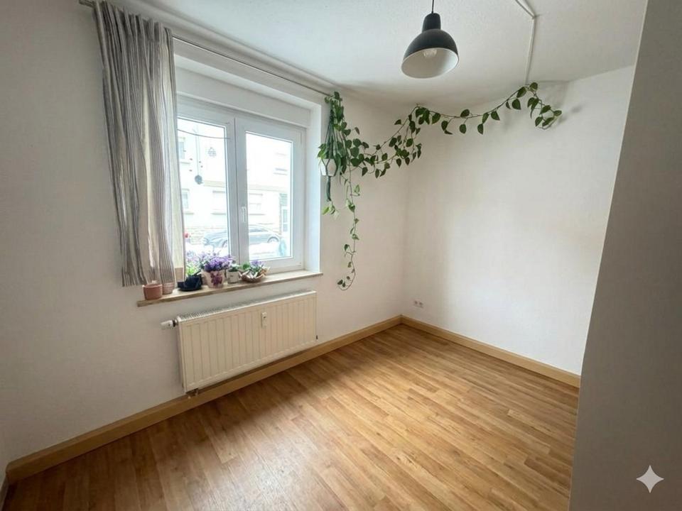 Thumbnail-3-Zimmer-Wohnung mit Balkon und Gartenmitbenutzung