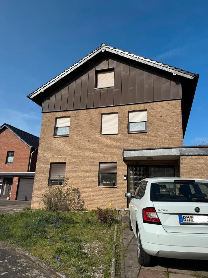 Thumbnail-Freistehendes Einfamilienhaus mit Einliegerwohnung von privat