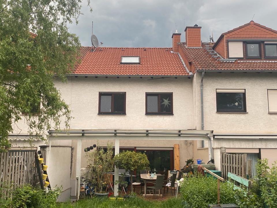 Thumbnail-Schönes Reihenmittelhaus in Köln Immendorf