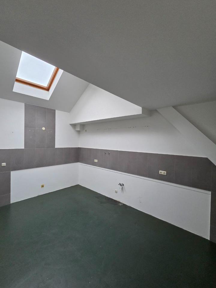 Thumbnail-145 qm Dachgeschosswohnung in Perleberg - 4-Zimmer & Balkon