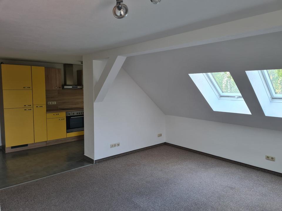 Thumbnail-Gemütliche Dachgeschosswohnung mit EBK