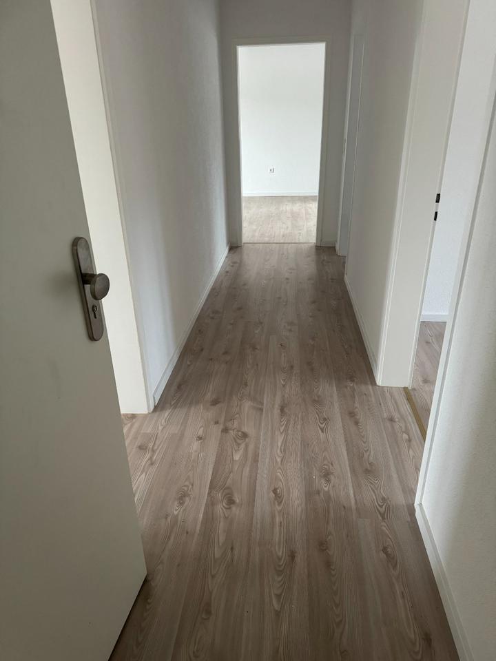 Thumbnail-3 Zi. Wohnung mit Balkon ruhige Lage Wallbox für e-Auto 