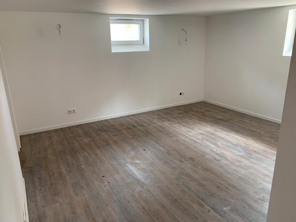 Thumbnail-1-Zimmer WHG (nicht zu Wohnzwecken) - als Lagerraum -zentral Kehl