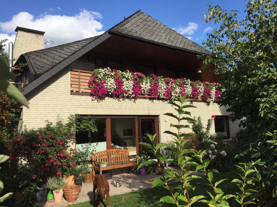 Thumbnail-Ein- Zweifamilienhaus in zentraler Lage