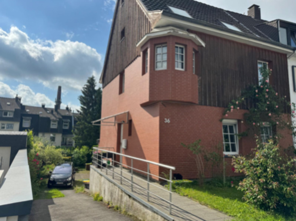 Thumbnail-❗️Charmantes Reiheneckhaus mit separatem Hinterhaus, Garage❗️