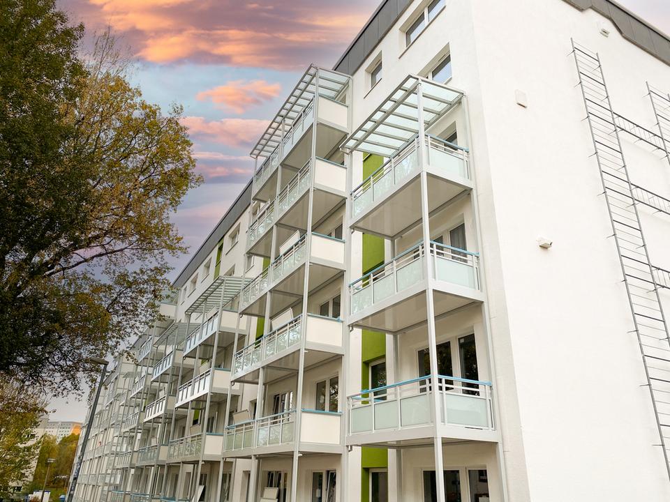 Thumbnail-Erdgeschosswohnung mit offener Küche und Balkon