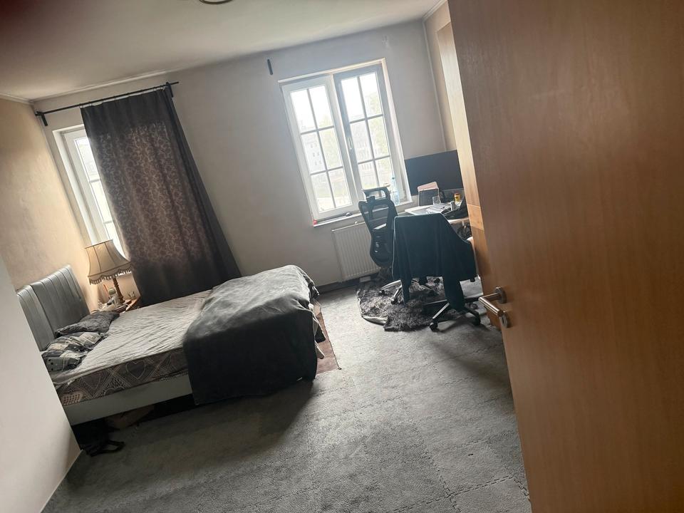 Thumbnail-Ein Groß zimmer Frei in Wohnung in Siegen zentrum