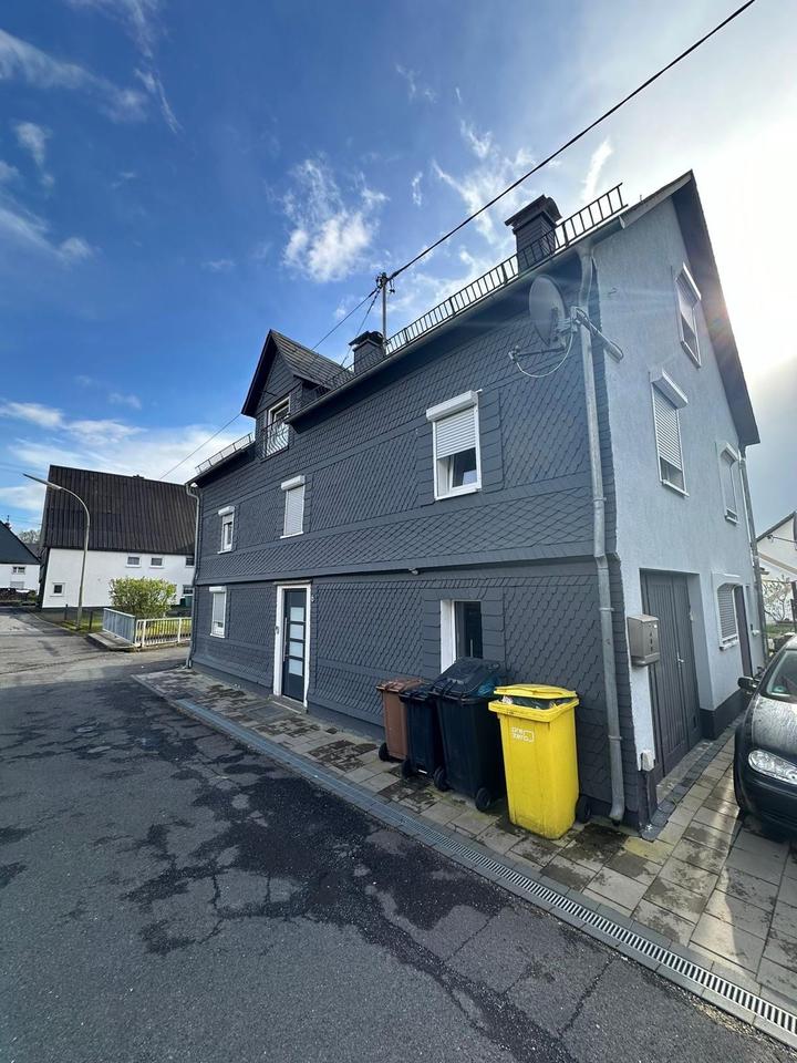 Thumbnail-Zweifamilienhaus komplett saniert voll vermietet top Zustand.