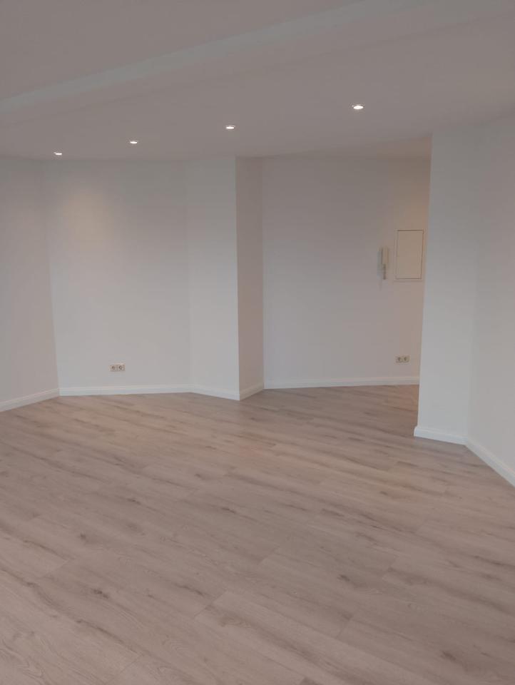 Thumbnail-2-Raum-Wohnung mit Platz und tollem Wohnzimmer