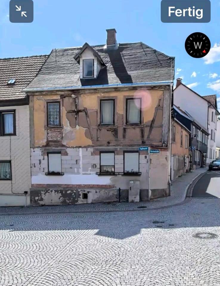 Thumbnail-Haus stark sanierungsbedürftig