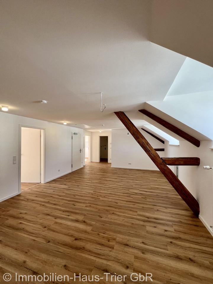 Thumbnail-Elegante 2 Zimmer Wohnung in kernsaniertem Altbau