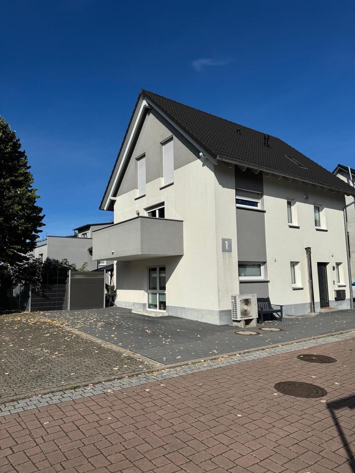 Thumbnail-Modernes energieeffizientes Zweifamilienhaus in ruhiger Lage