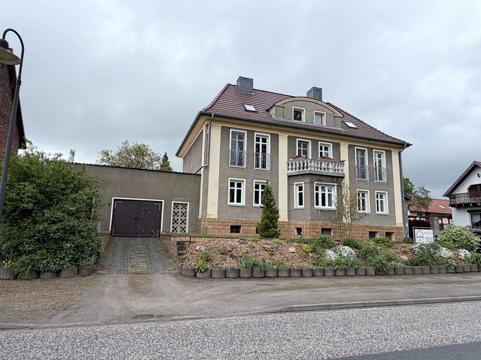 Thumbnail-Attraktive Villa MFH 20 Zi 3 Et.+ Keller ca.400 m2 + 2.000 m2