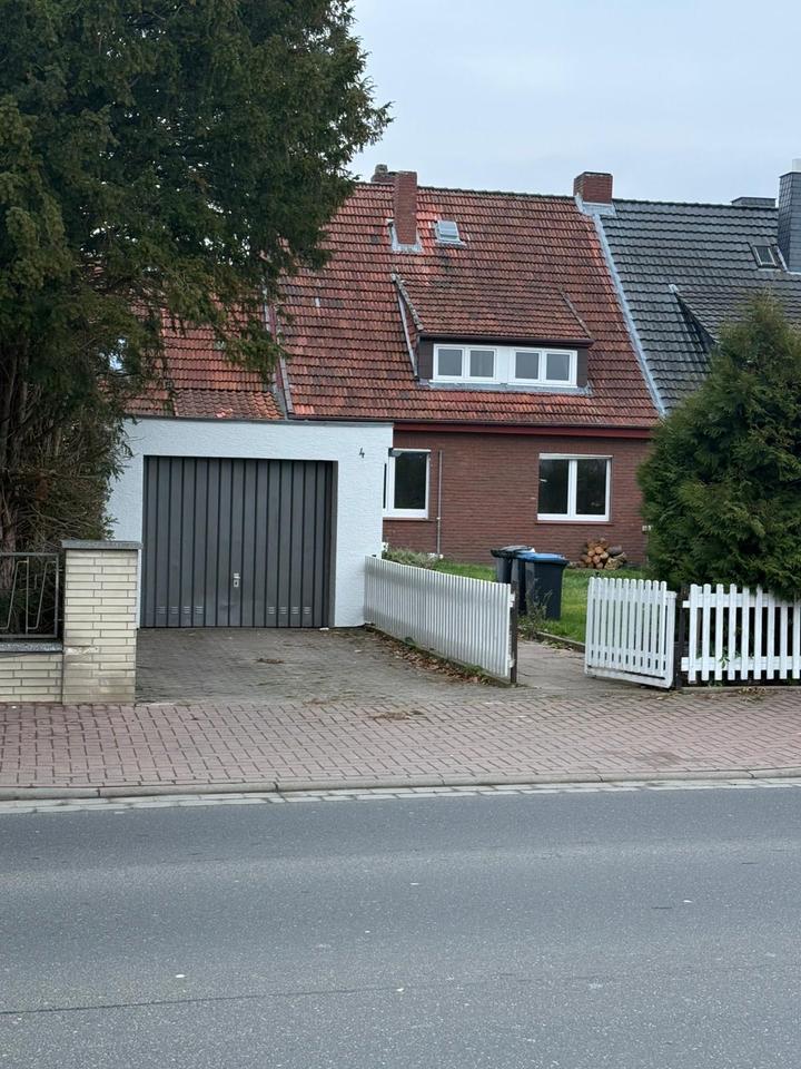 Thumbnail-Charmantes Einfamilienhaus mit Garten und Garage in Einbeck