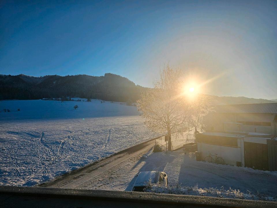 Thumbnail-4,5 Zimmer Dachg.-Wohnung mit Balkon, EBK, Garten, Panoramablick
