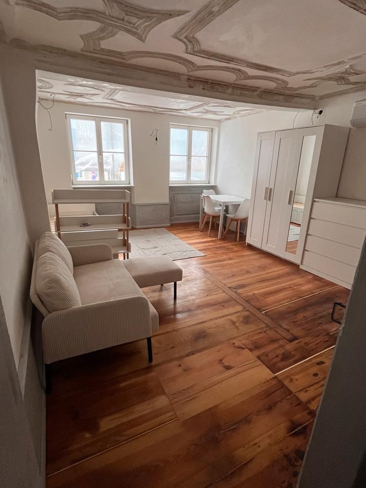 Thumbnail-1-Zimmer Wohnung 1. OG am Schillerplatz mit Klimaanlage