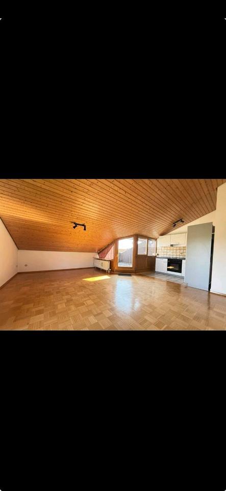 Thumbnail-Gemütliche 2-Zimmer-Dachgeschosswohnung( Kaltmiete 735€)