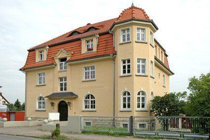 Thumbnail-Renovierung einer herrlichen 2-Raum-Wohnung mit Gartenanteil!