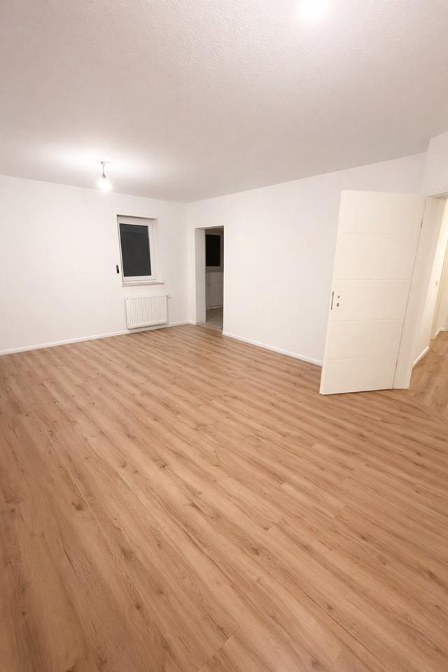 Thumbnail-3-Zimmer Wohnung (64m²) mit Terasse und Gartenmitbenutzung in Puderbach zu vermieten, renoviert