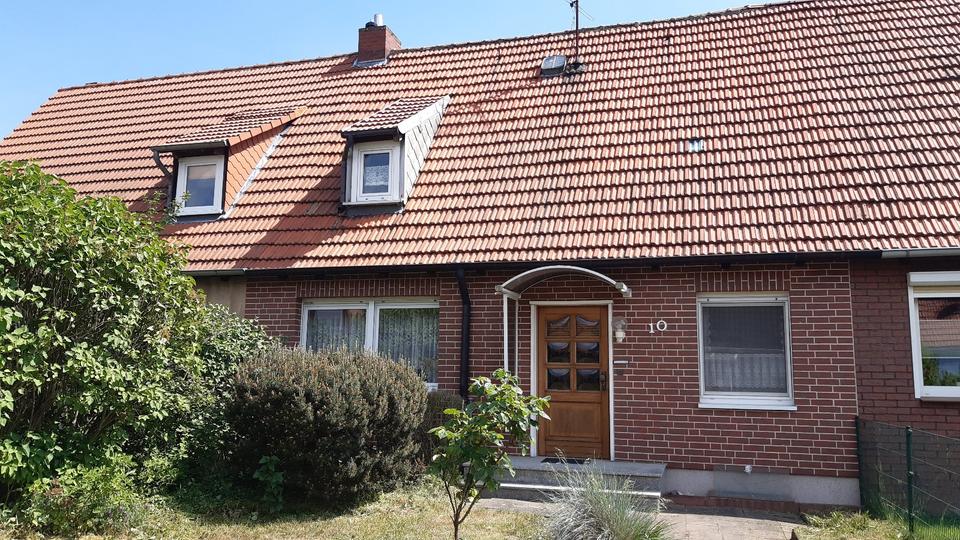 Thumbnail-Reihenhaus in Gardelegen mit Garage und Garten