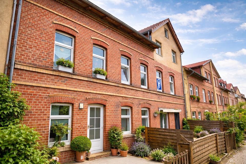 Thumbnail-Attraktive und vollständig renovierte 2-Raum-DG-Wohnung