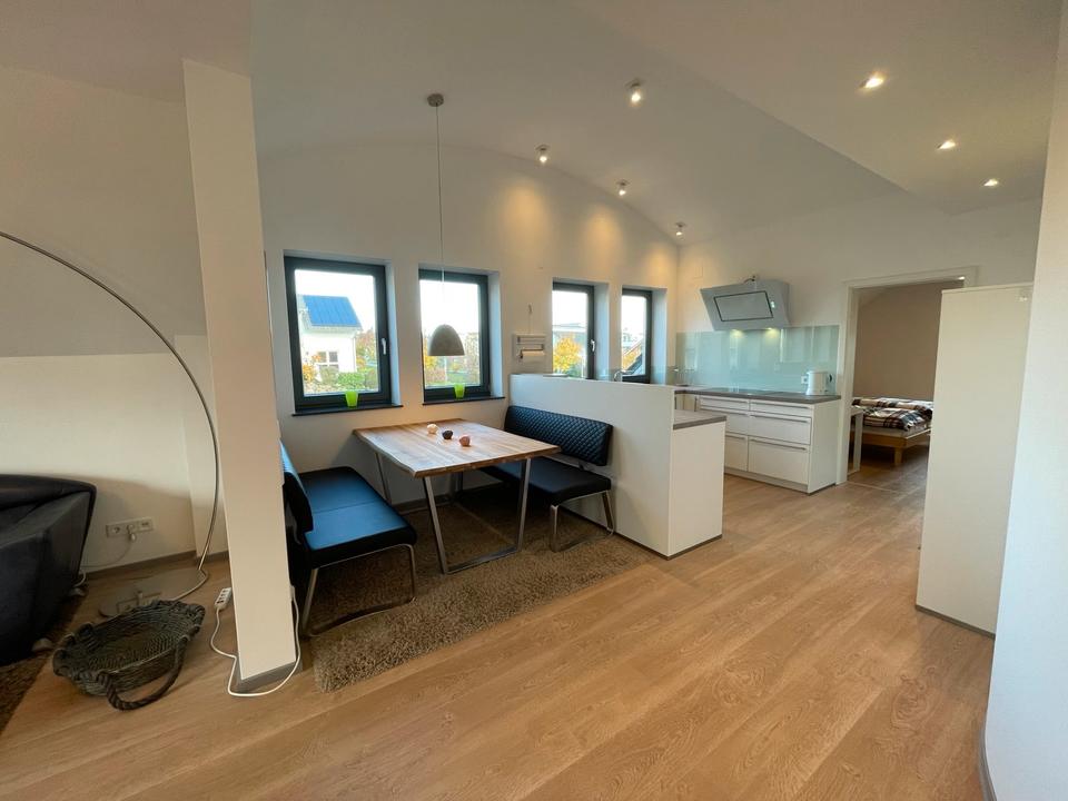 Thumbnail-Hochwertige 2,5-Zi.-Whg., möbliert, Warmmiete 1450€