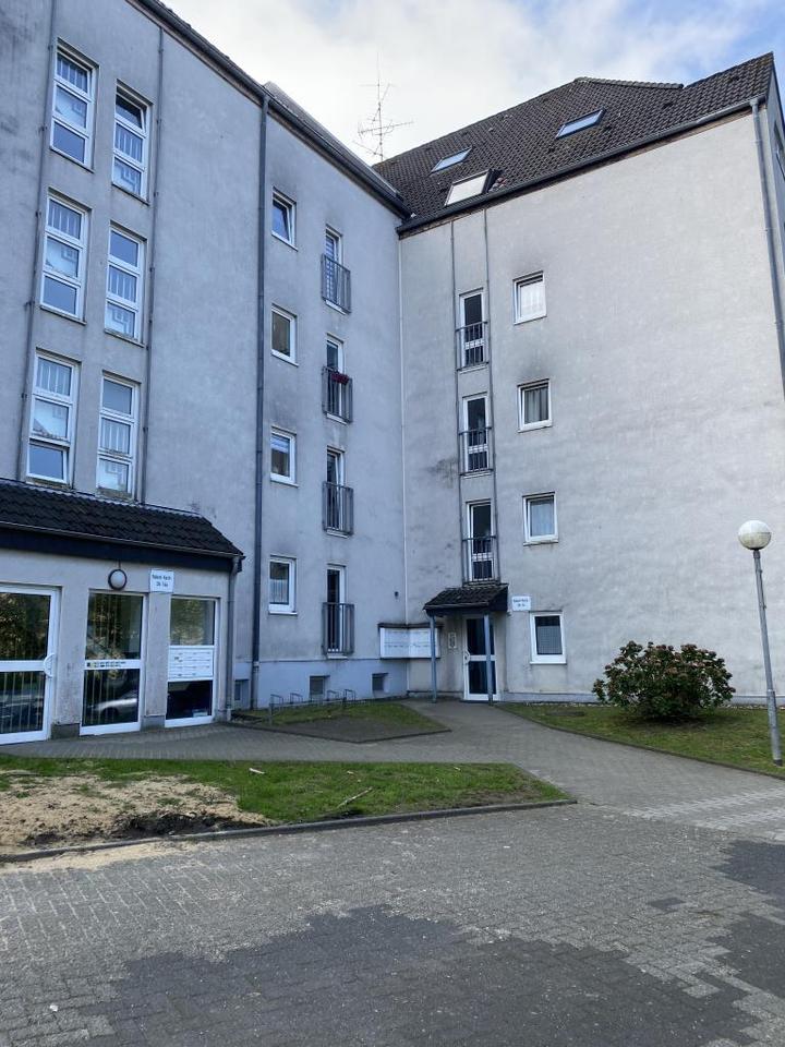 Thumbnail-2 Zimmer im 1.Obergeschoss mit Balkon - am Helios Klinikum in Sackgassenlage